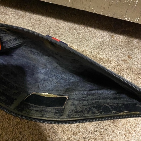 Gucci Clutch - Picture 3 of 3